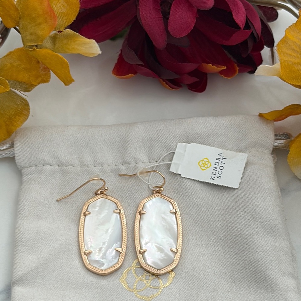 Kendra Scott Rose Gold Ivory Mother of Pearl